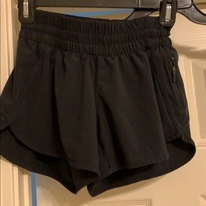 Black lulu shorts